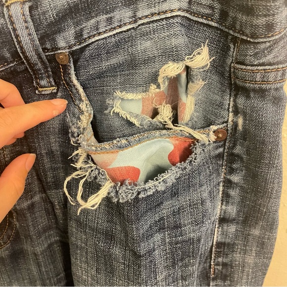 Lucky Brand Distressed Jeans - Picture 4 of 6